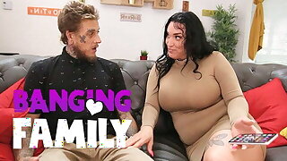 Banging Family - I Nails my Girlfriend's Busty Mom